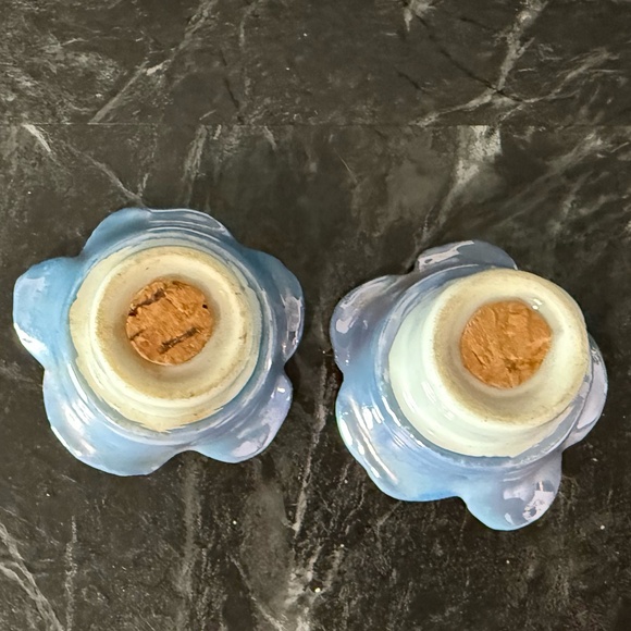 CHIKARAMACHI Flower Salt & Pepper Shakers - Picture 5 of 14